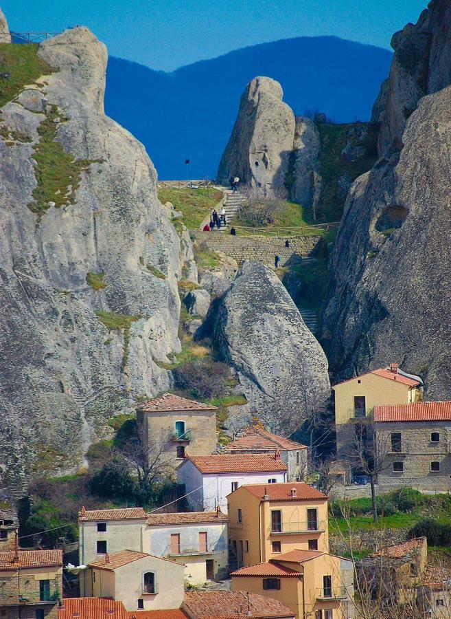 Ostello Villafranca Pignola Luaran gambar